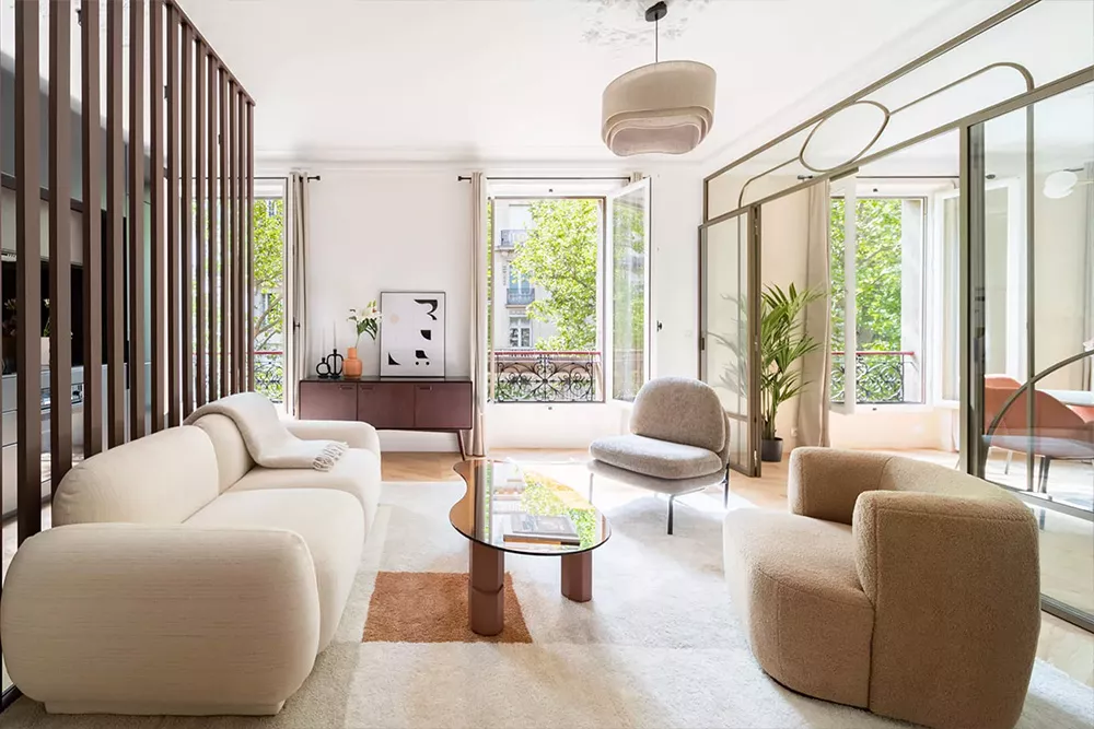 intérieur d'un appartement d'exception dans les tons de beiges