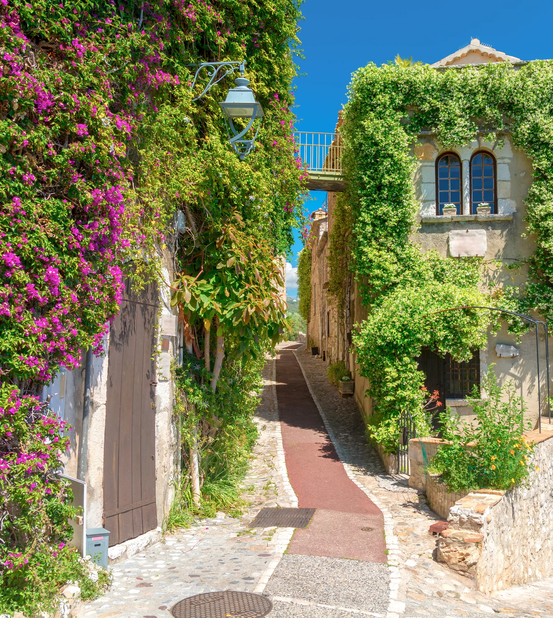 Façade d'une villa d'exception  en Provence en France vendu par Junot Fine Properties