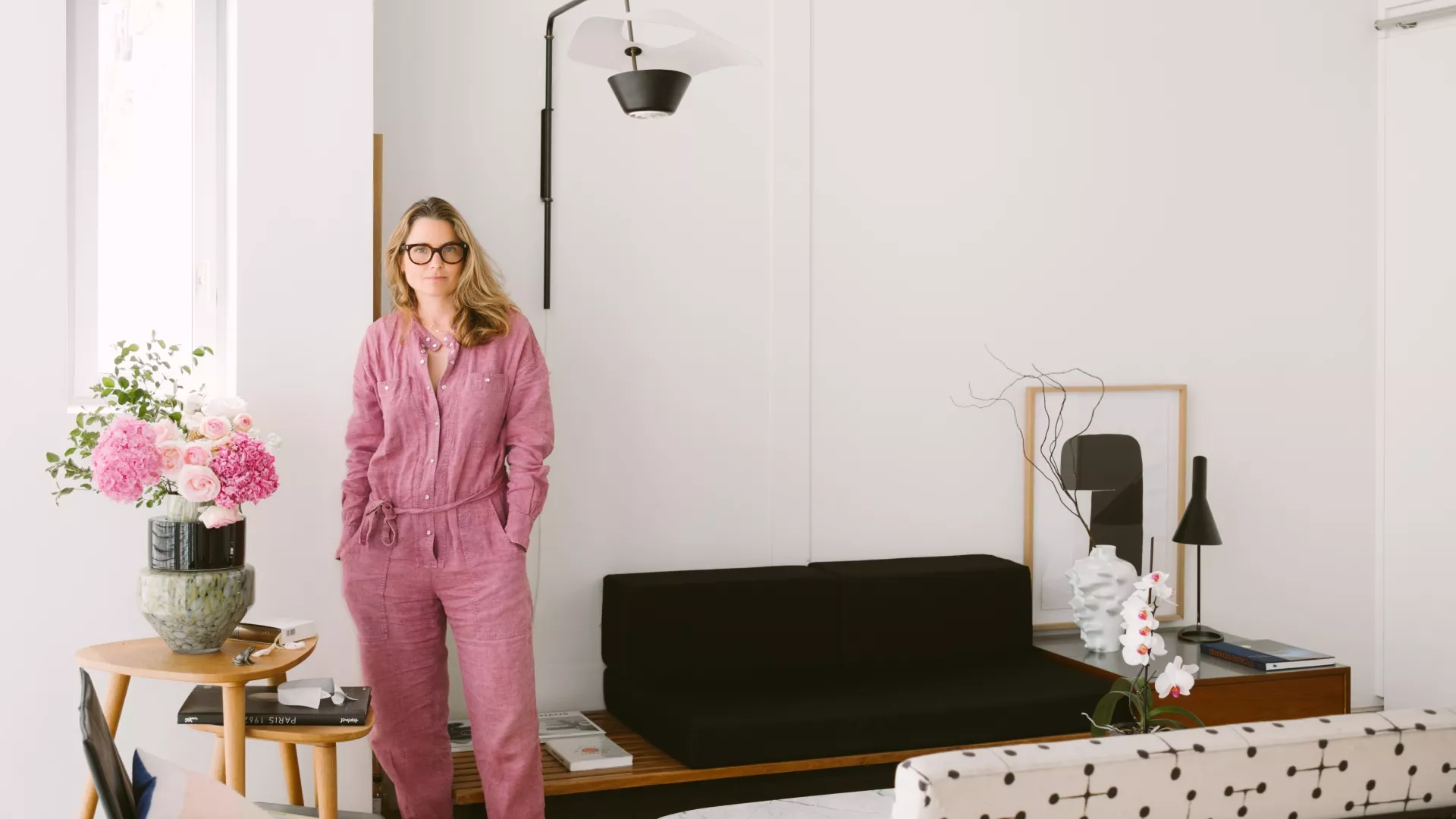 Portrait of Anne-Laure Hédon in her living room