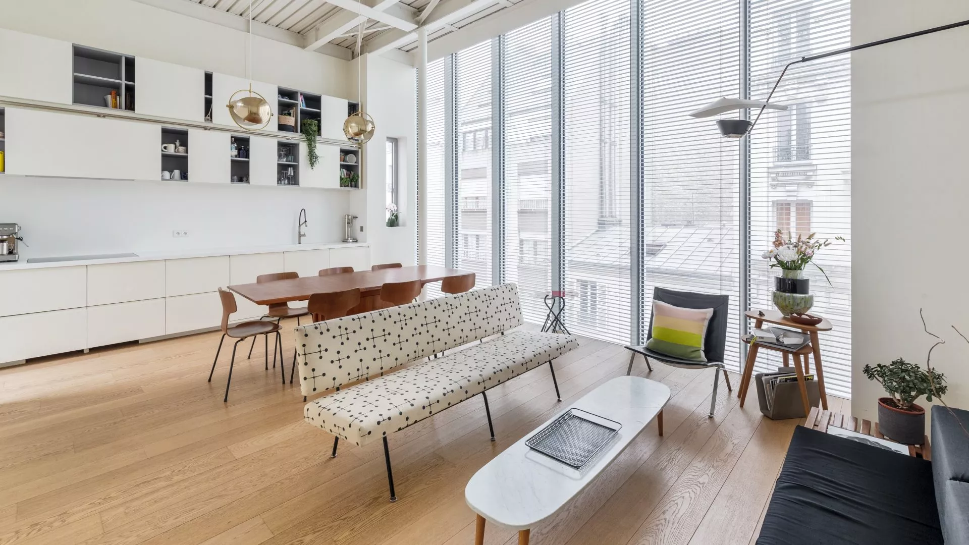 Living room with curtain walls