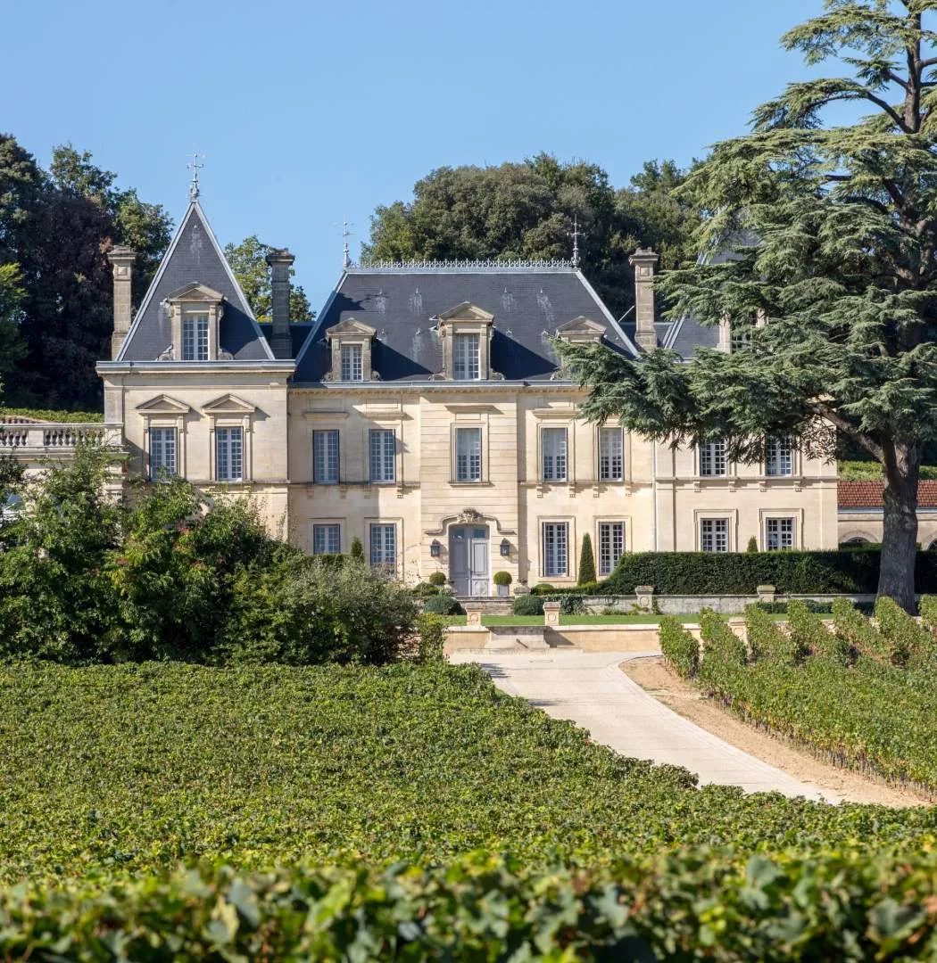 Photo d'un château représentant la typologie de biens vendus par le département Junot Châteaux & Patrimoine